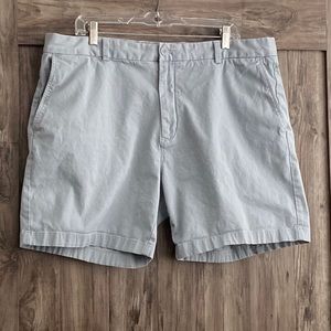 Vineyard Vines Grey Size 40 Men’s 6” inseam Shorts in Excellent Used Condition